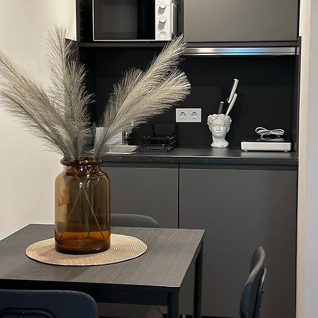 Ya House Aparthotel Budapest Bagian luar foto